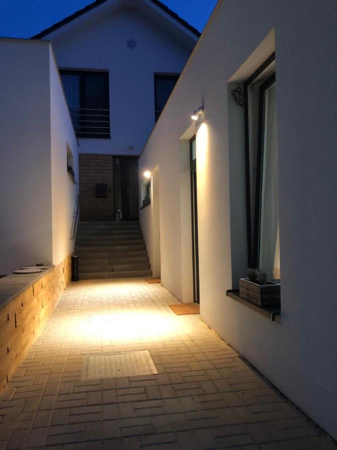 R E L L A X Studia Chvalovice Hate Na Greenway Praha-Wien Exterior foto